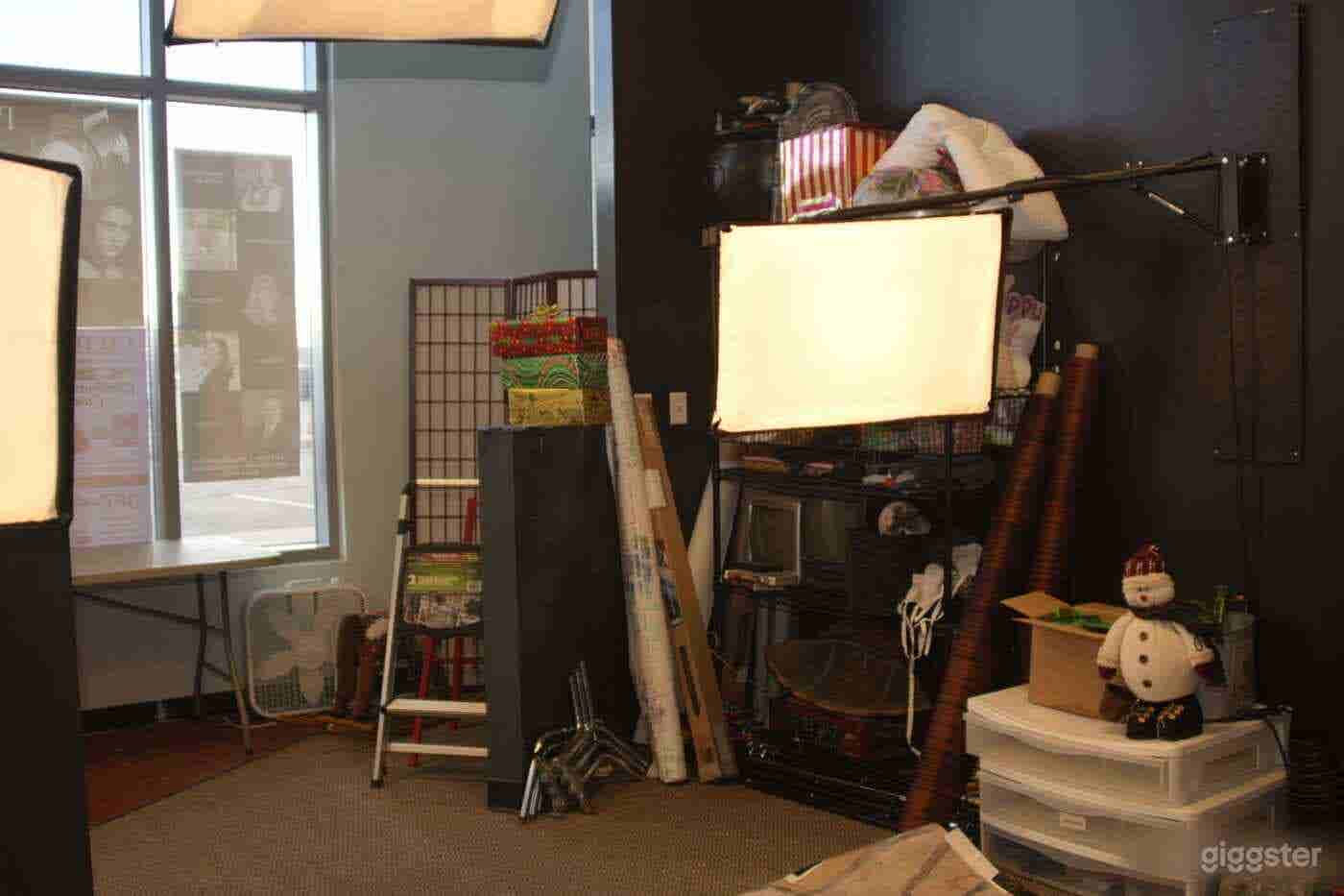 Photography/Portrait Studio in Aurora, CO (Entire Studio Rental) Photo 4