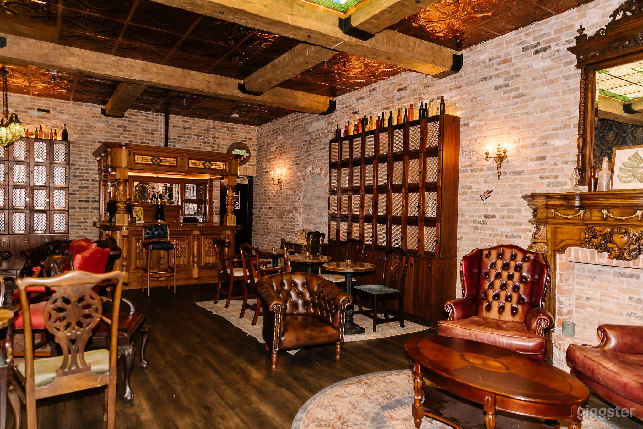 Unexpected Chicago style speakeasy with full bar, catering Photo 1