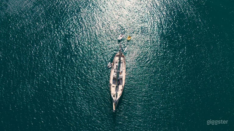  Luxury, power & space - A classic without equal 