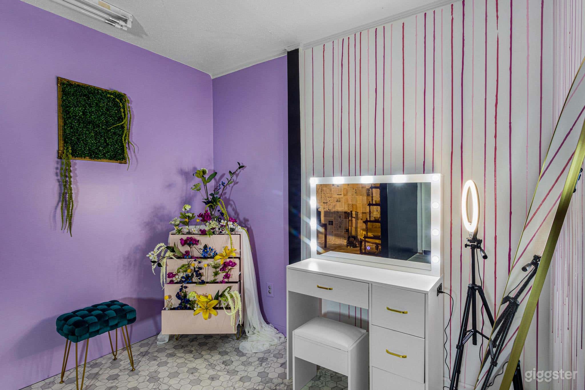 Content &amp; Photography Studio Vintage Set Photo 4