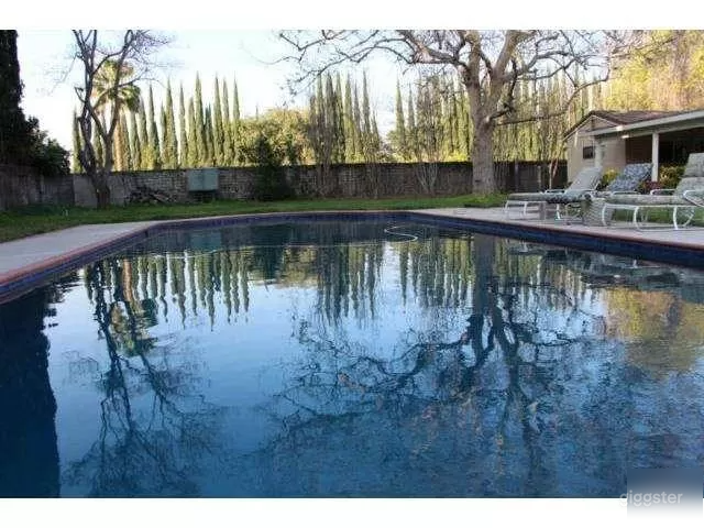 Hidden Gem: Secluded Vacation Pool Estate Photo 2