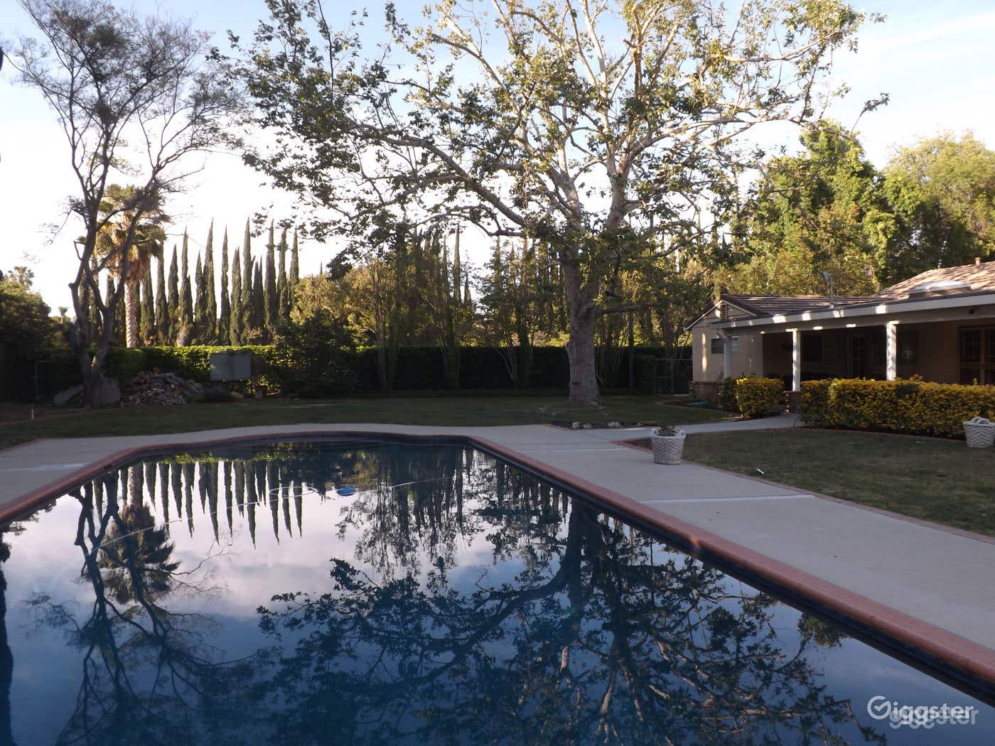 Hidden Gem: Secluded Vacation Pool Estate Photo 1