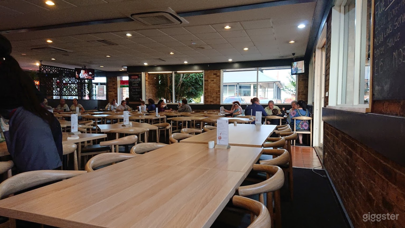 Indoor - Traditional Italian Restaurant Photo 4