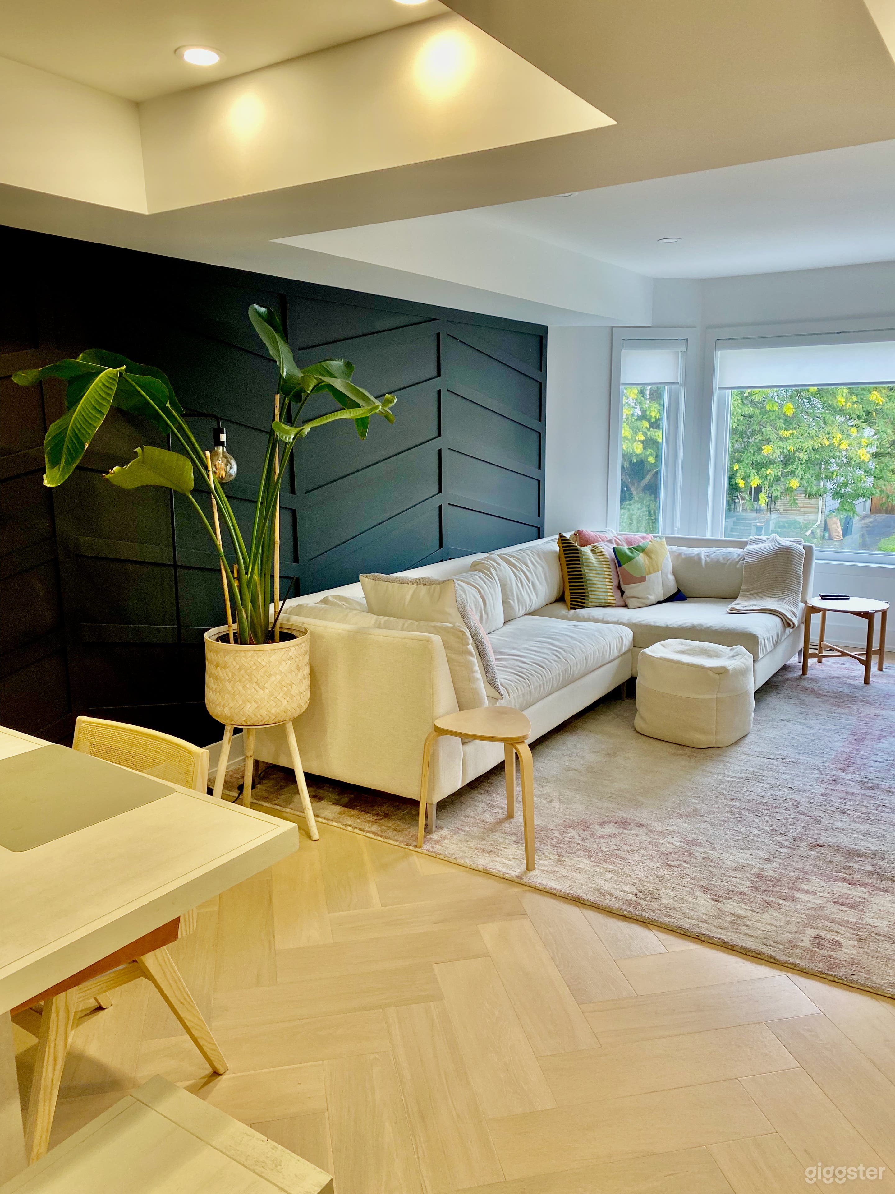 West End Modern and Spacious Home Photo 1