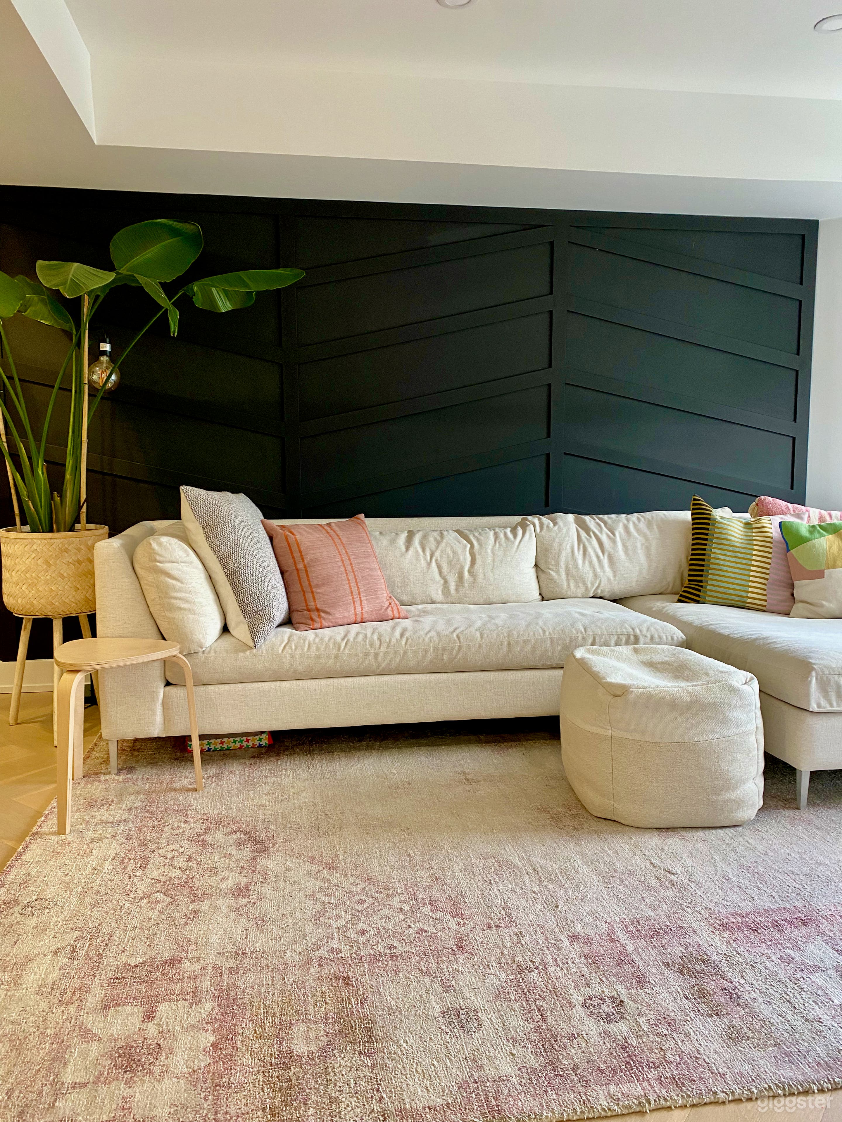 West End Modern and Spacious Home Photo 4