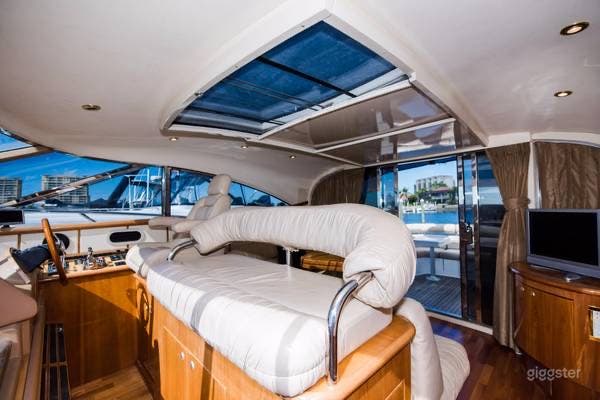 Intimate 60FT NEPTUNE Party Yacht Space Events  Photo 3