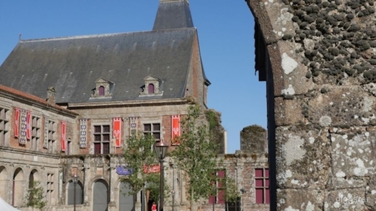 Renaissance Castle Courtyard  Photo 3