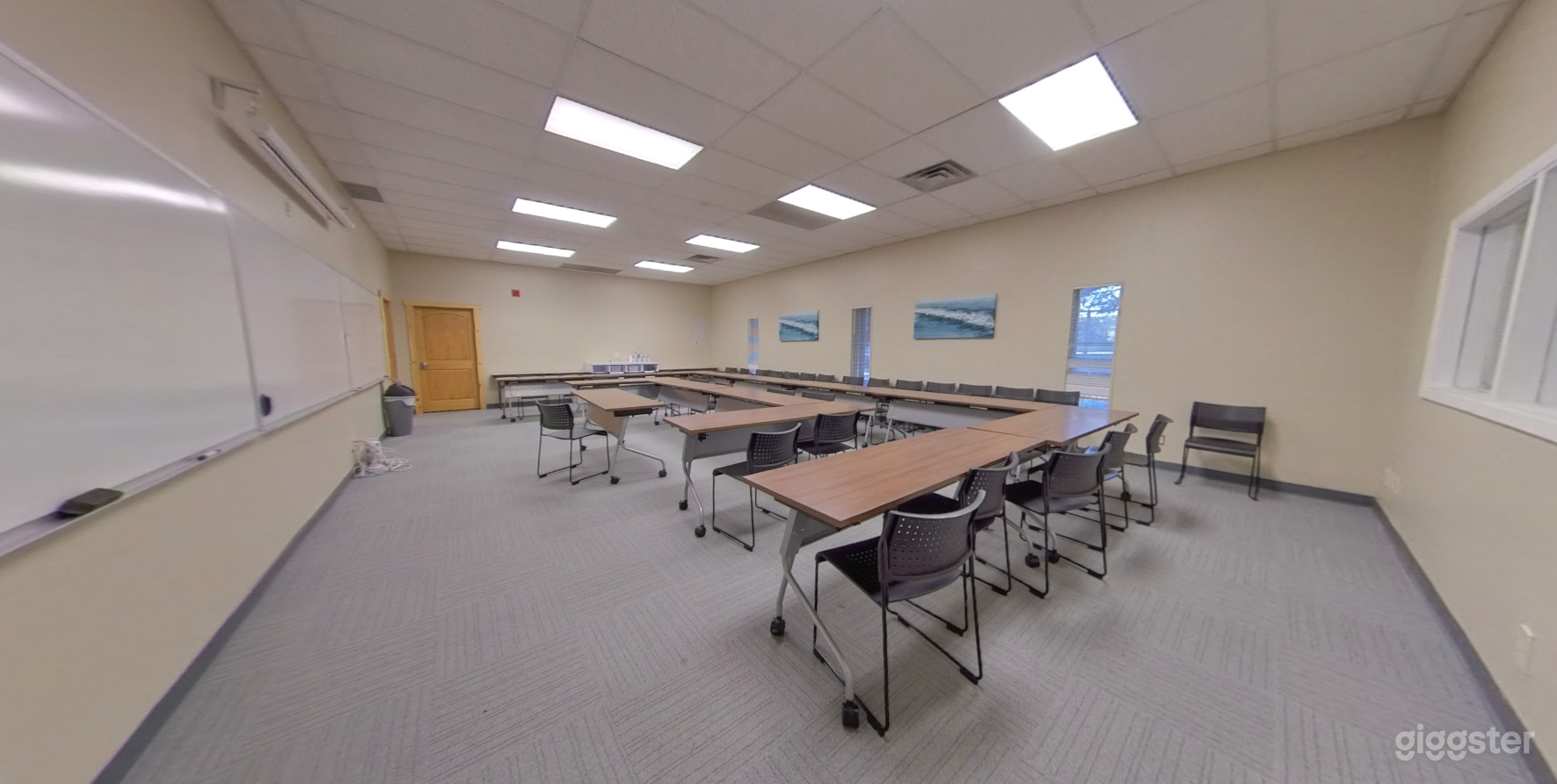 The Large Conference Room  Photo 4