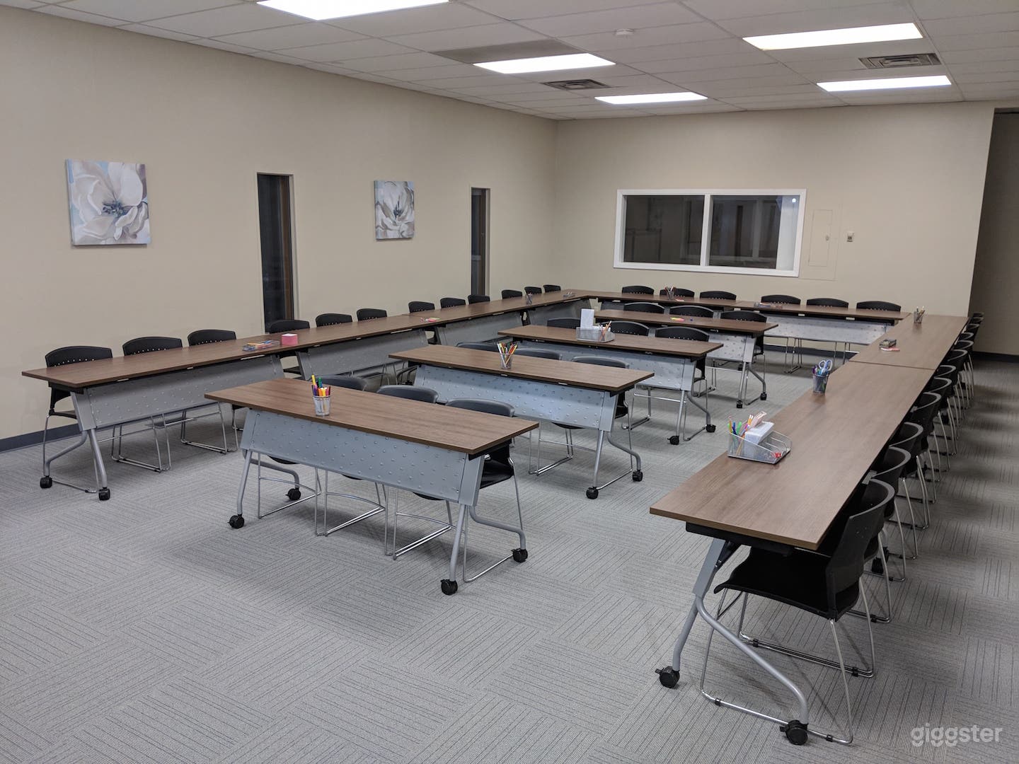 The Large Conference Room  Photo 3