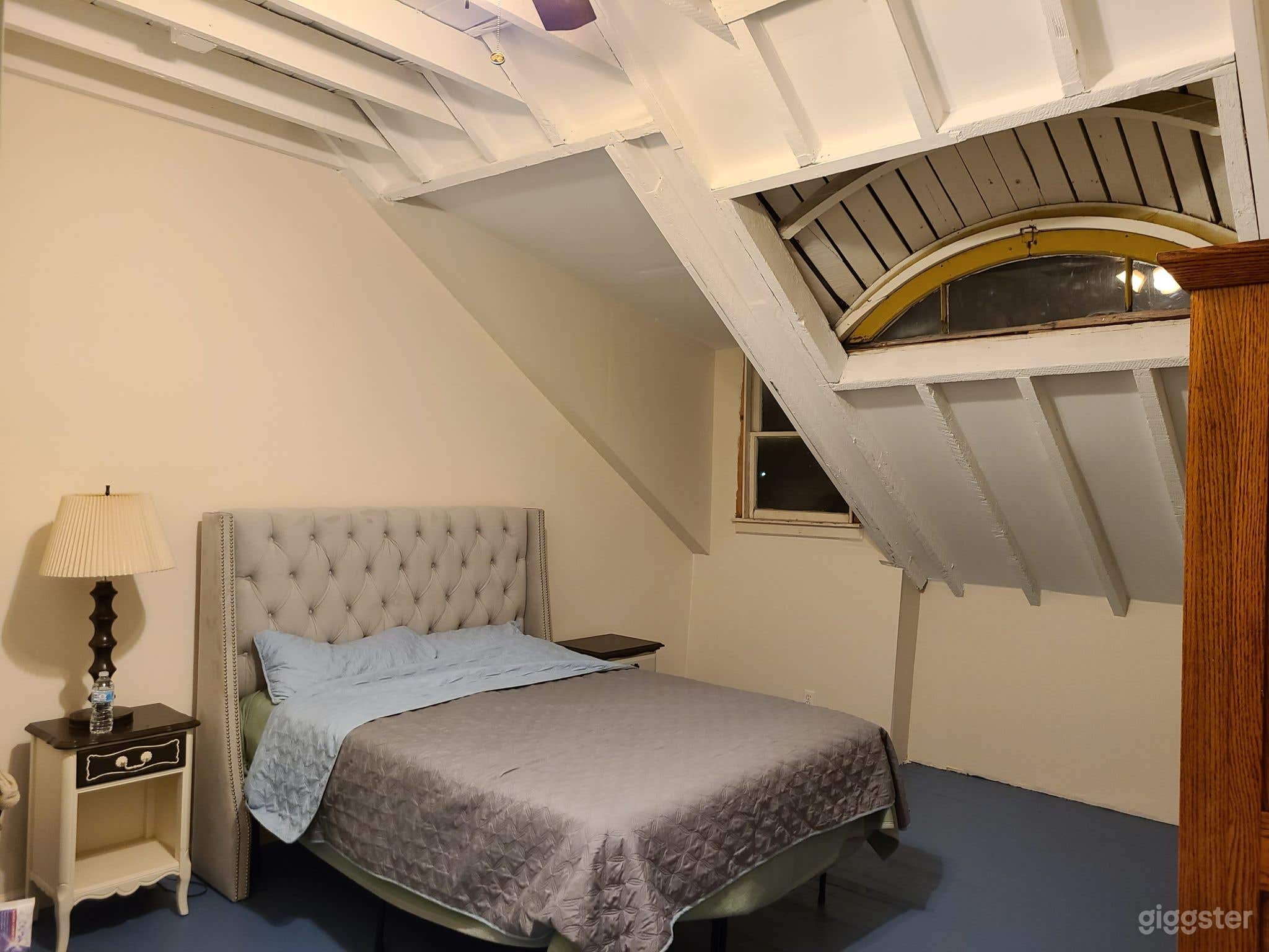 Top Floor of Mansion with Great Architecture Photo 4