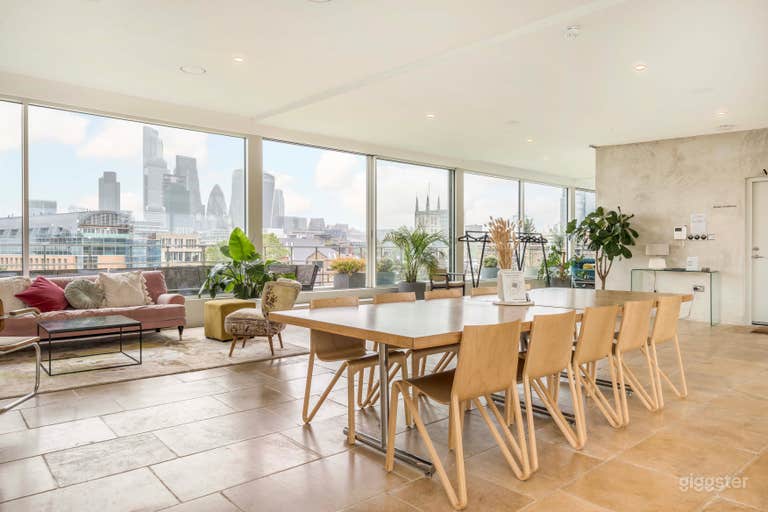  Penthouse with Natural Light 