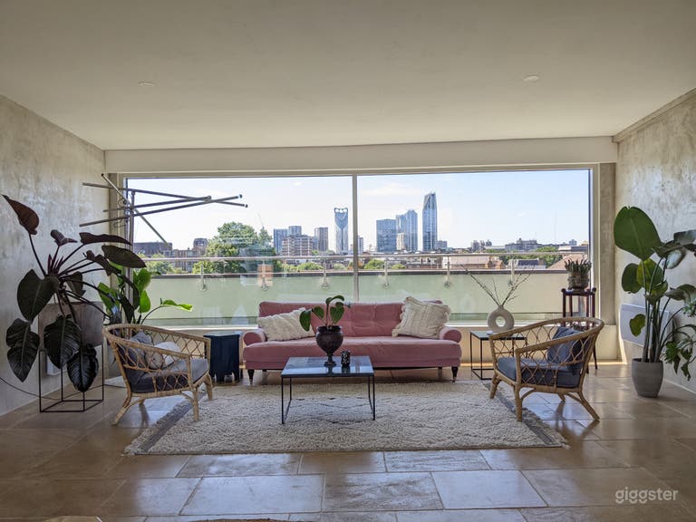  Penthouse with Natural Light 
