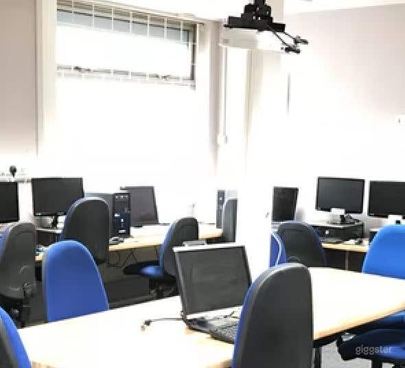 Downstairs Hall 2 for Meetings in Manchester Photo 3