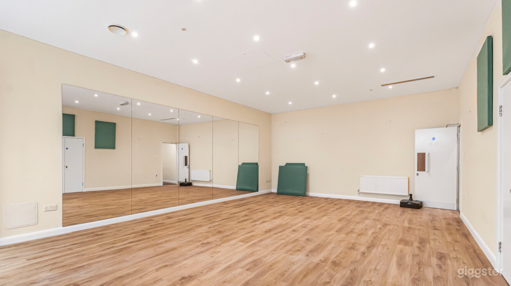 Versatile Soundproof Pilates/Dance Studio- NW London Photo 4