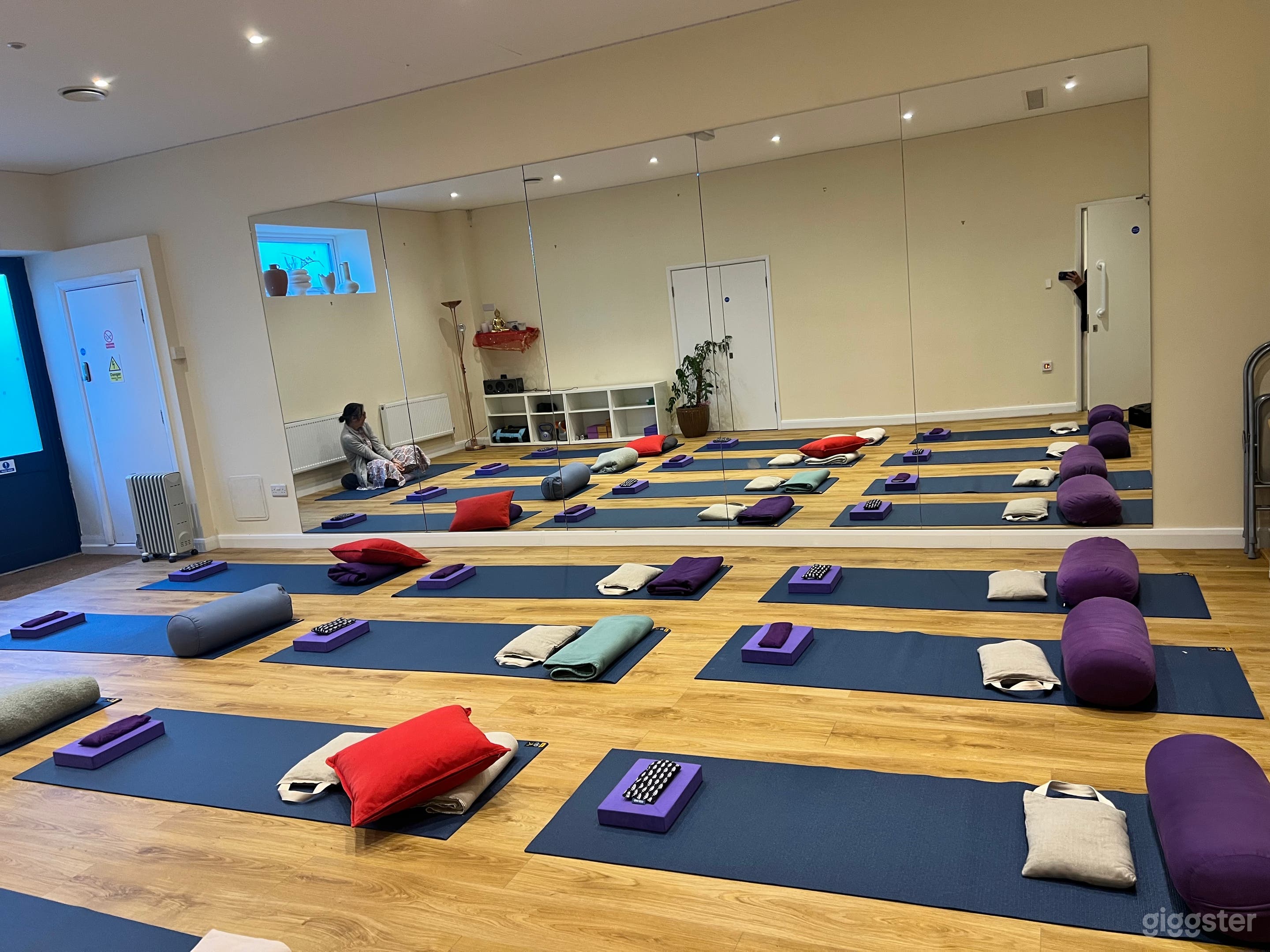 Versatile Soundproof Pilates/Dance Studio- NW London Photo 2