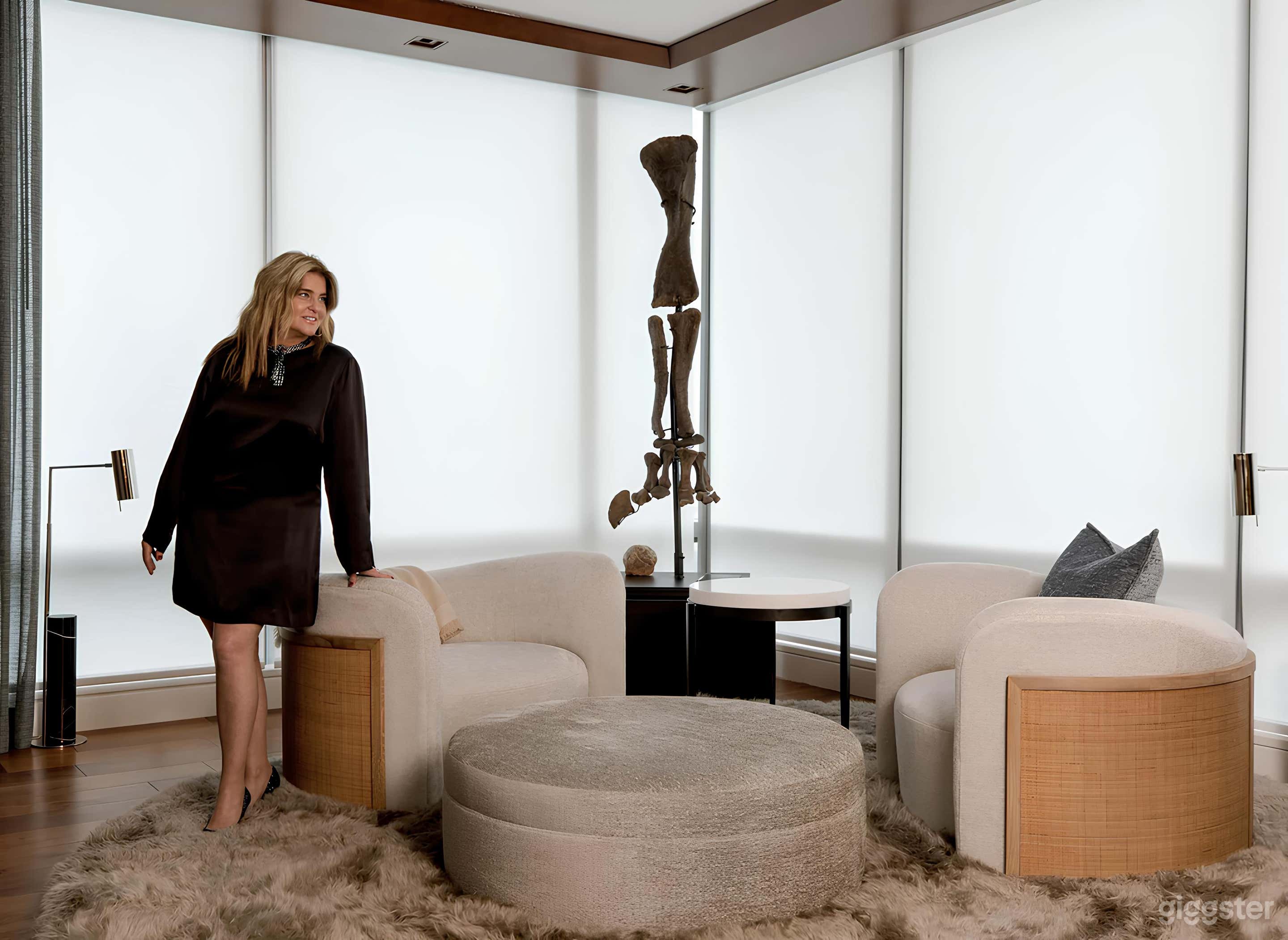 70th Floor Penthouse with Panoramic Views Photo 3