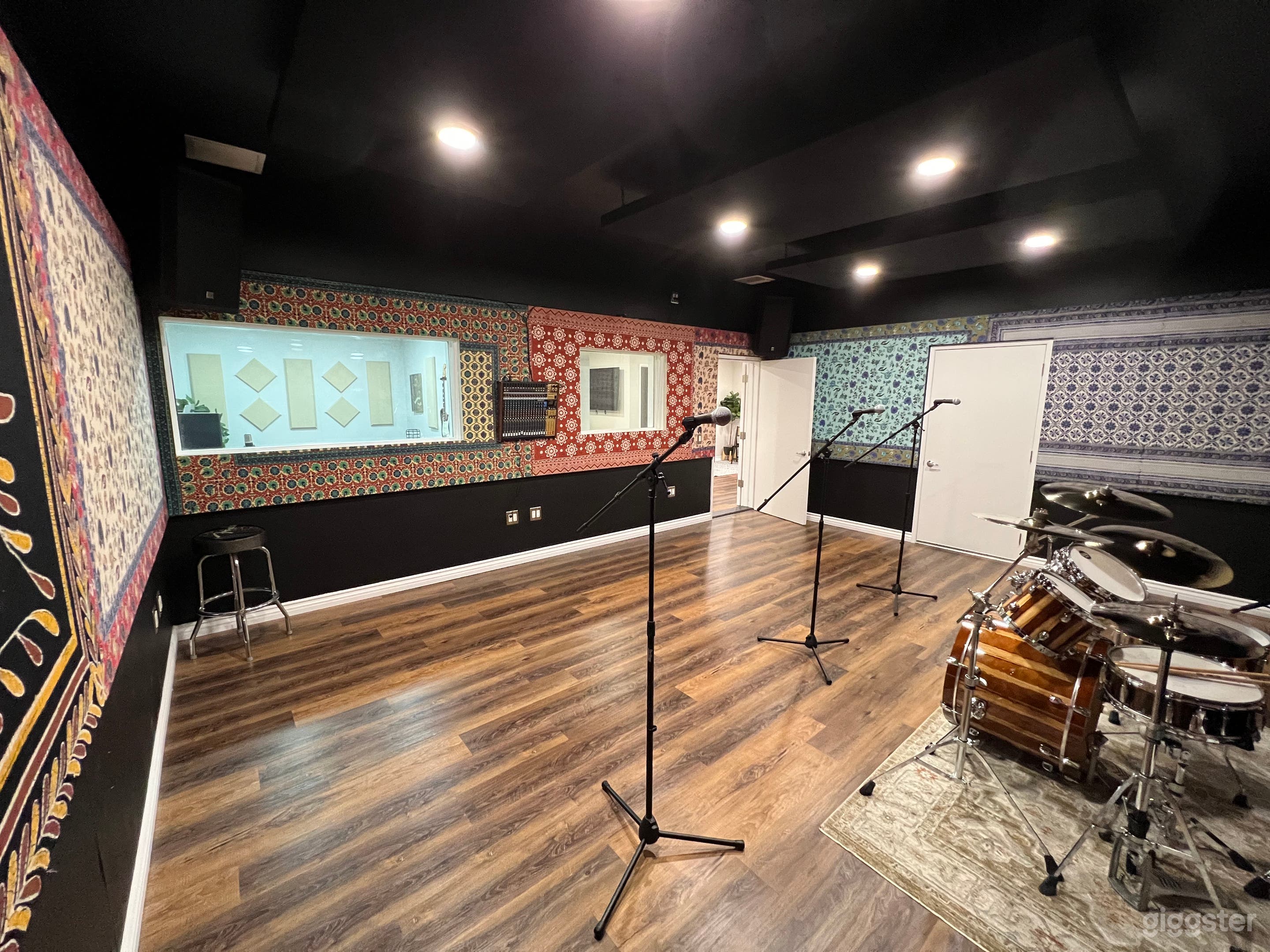 Private Band Rehearsal Room, Full Backline, Near LAX Photo 2