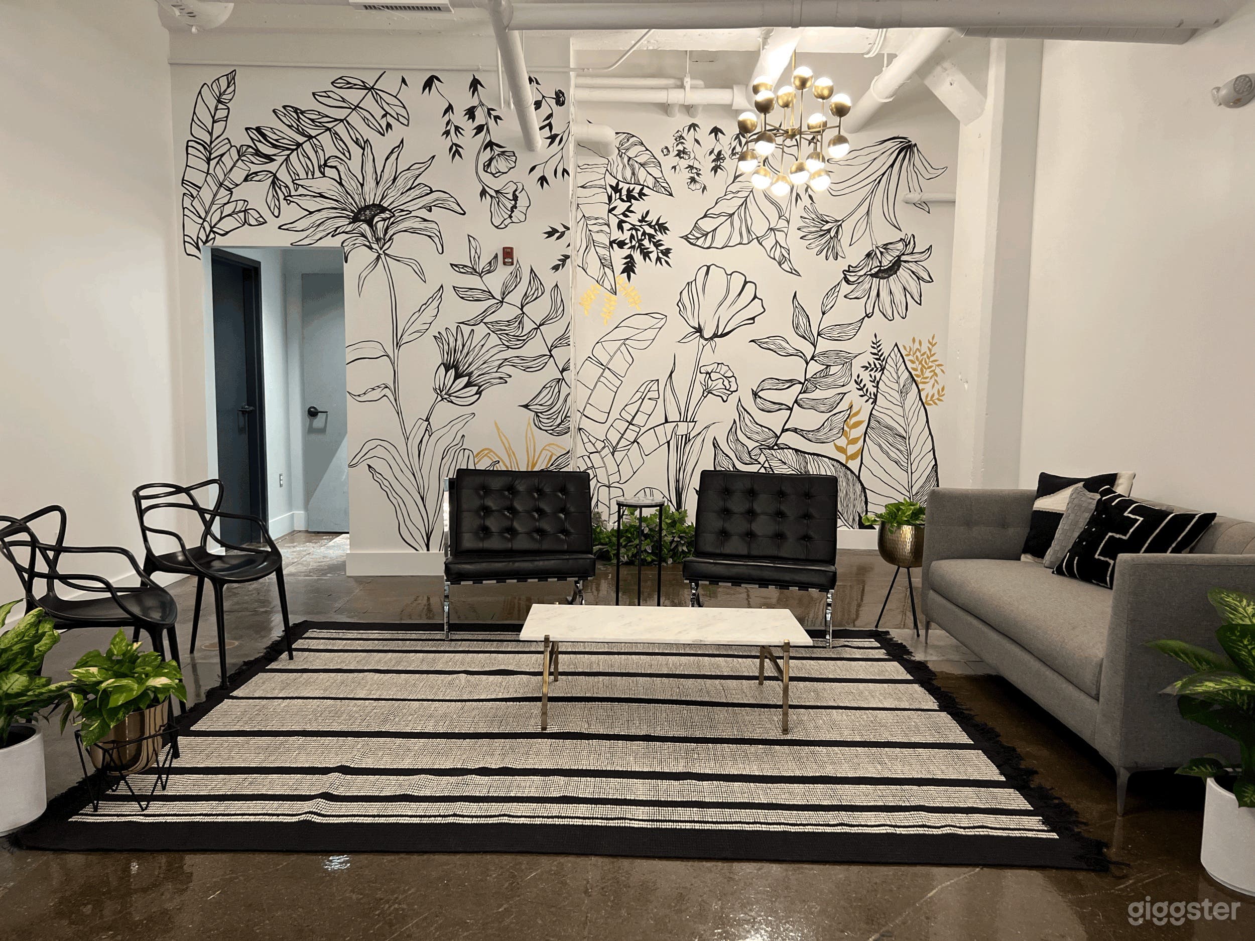 Bright, Airy, Historic creative space  Photo 3