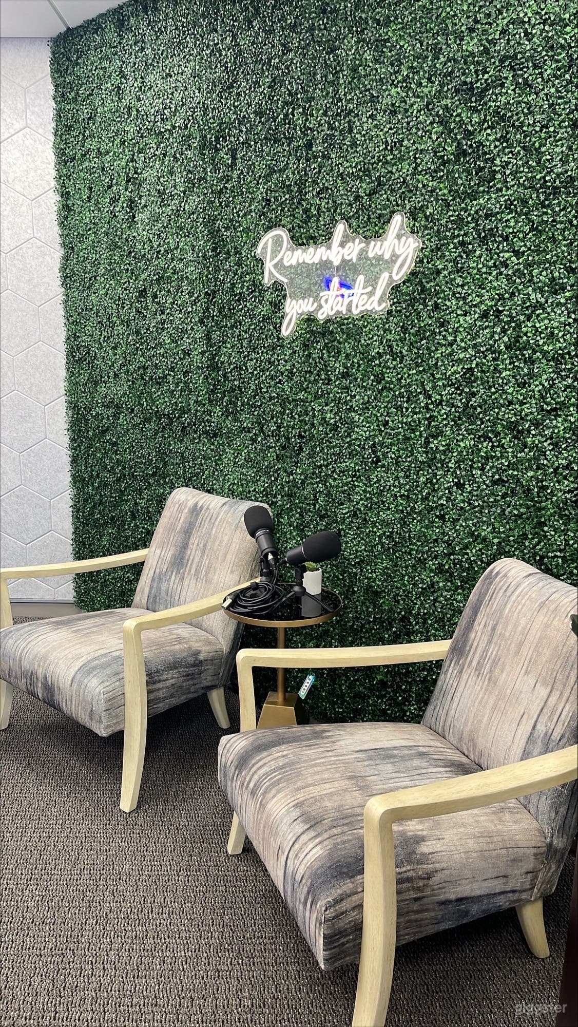 Distinctive Workspace for Meetings Photo 4