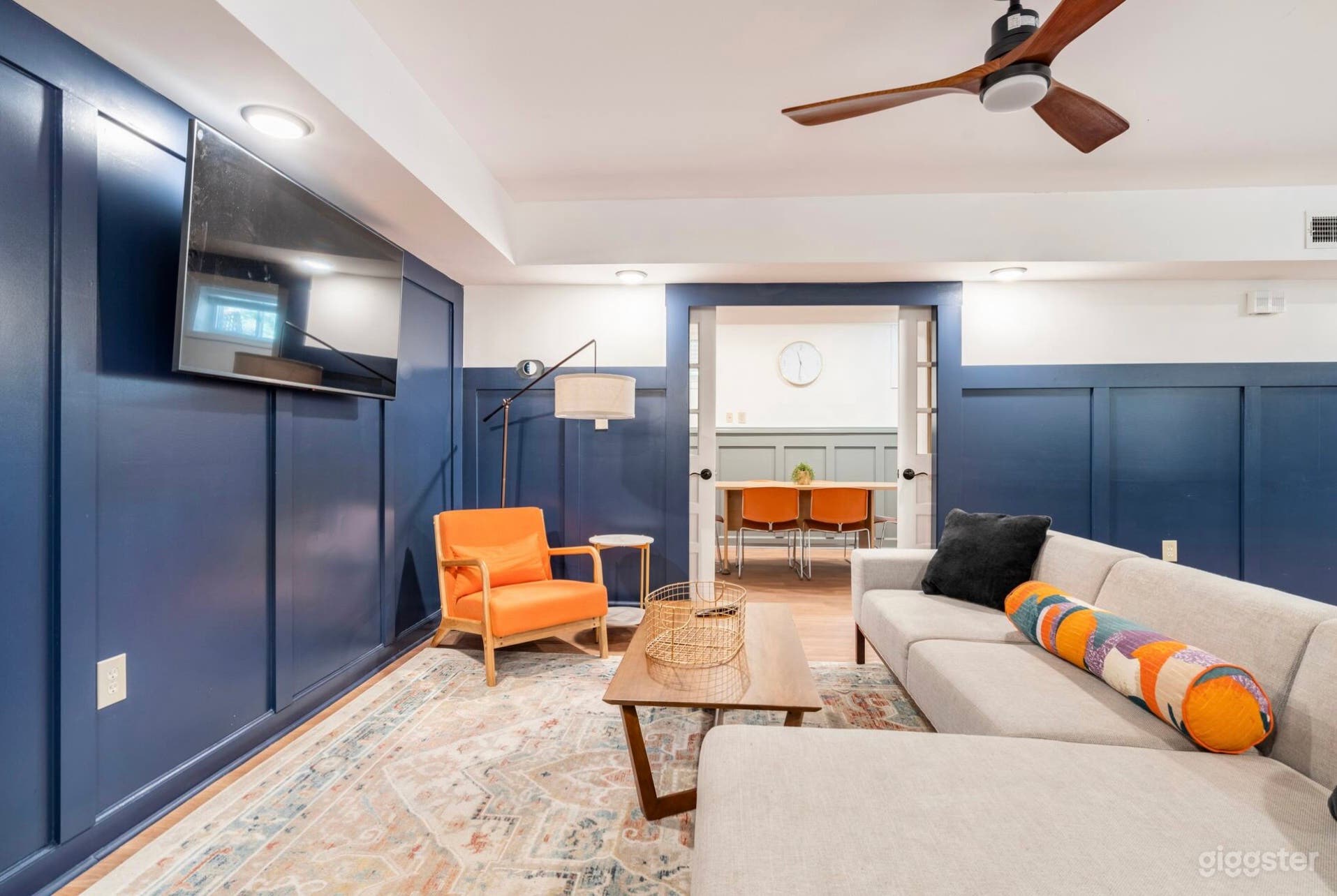 Modern Luxury In the City w/ a Conference Room Photo 1