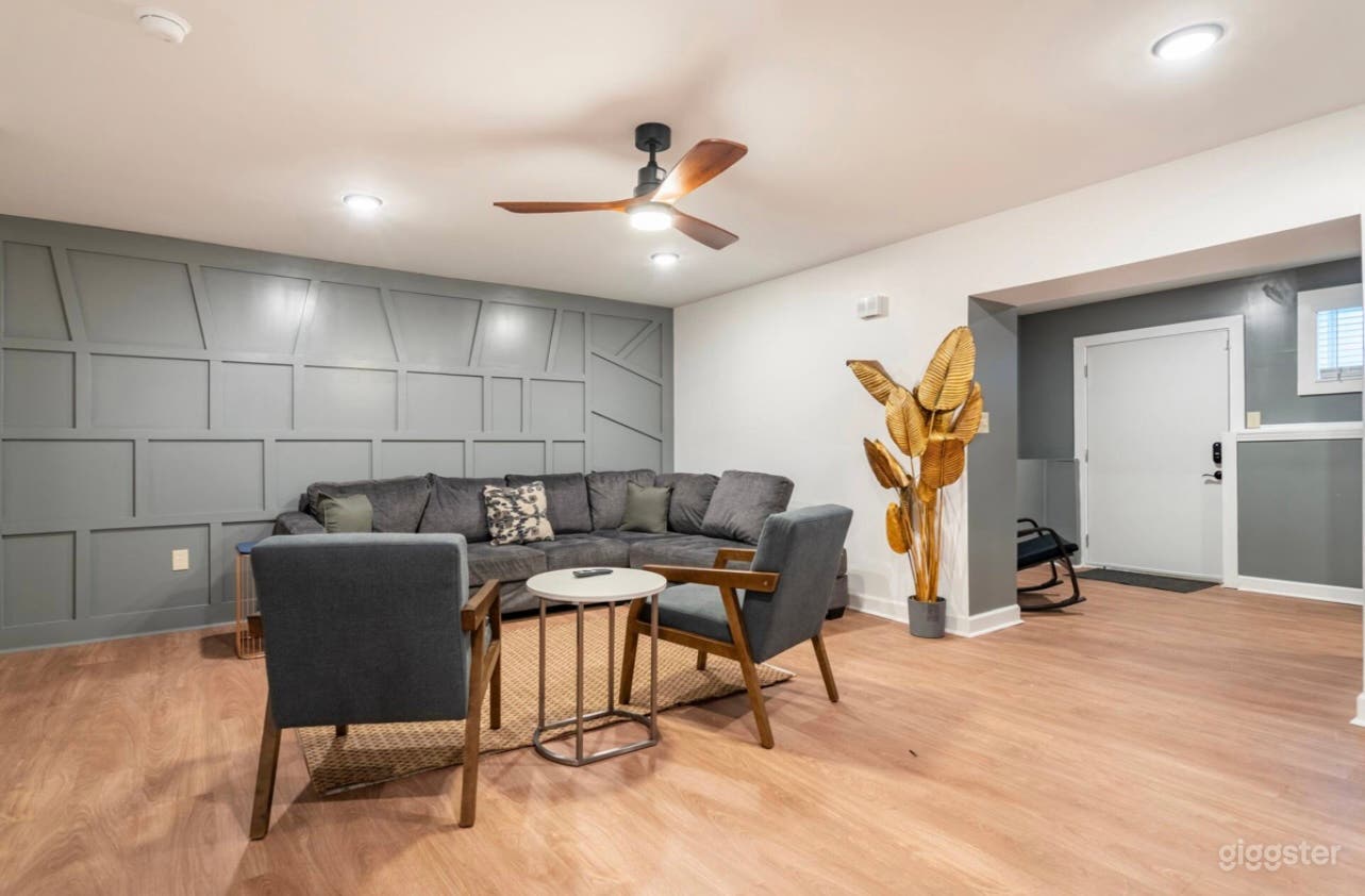 Modern Luxury In the City w/ a Conference Room Photo 2