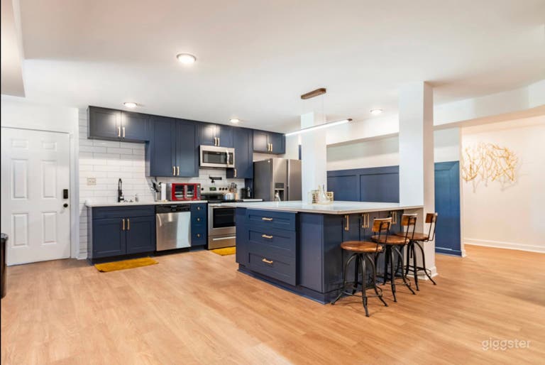  Modern Luxury In the City w/ a Conference Room 