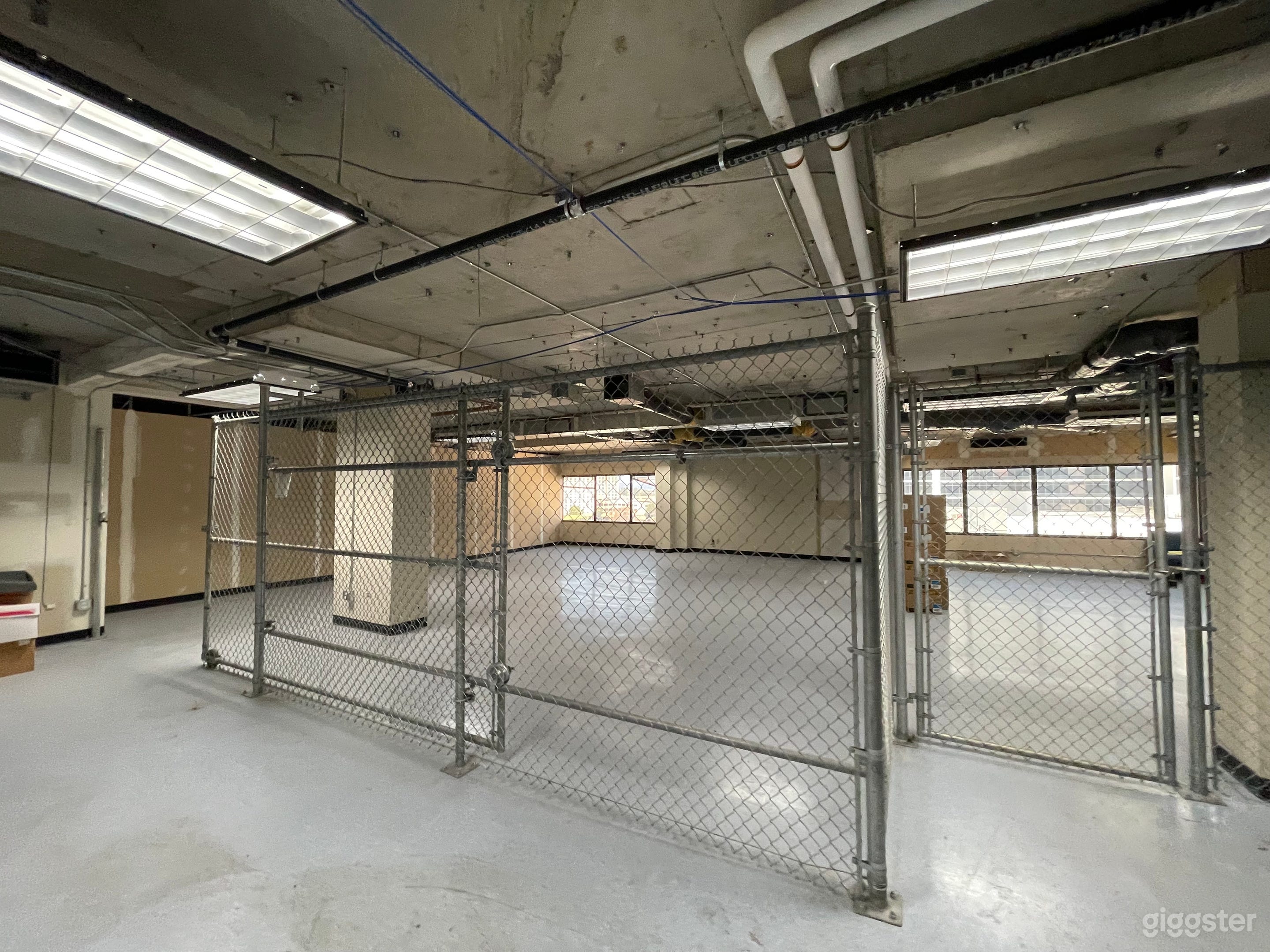 Suite 625: THE DETENTION CENTER (LAX) Photo 3