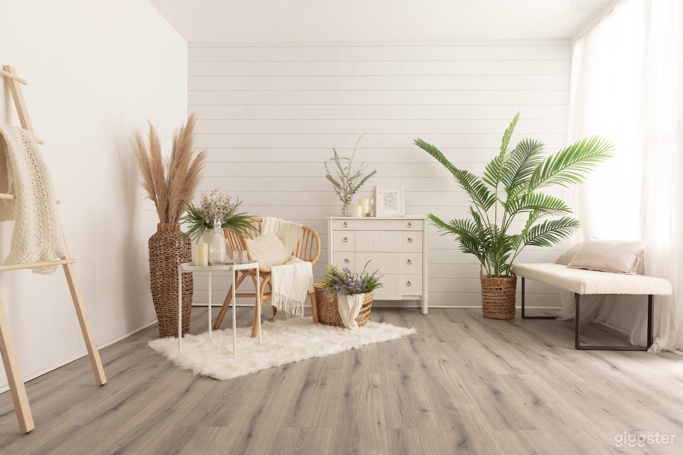 Cute Boho Photo Studio (Artificial Light) Photo 1