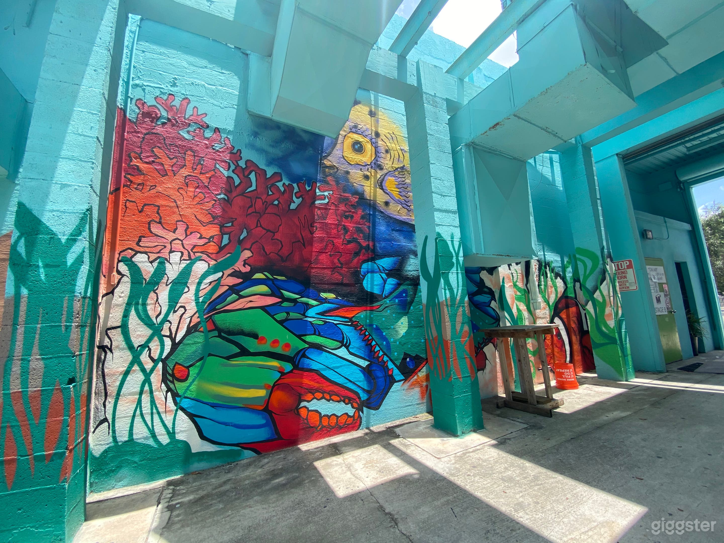 The Pool Area Photo 4