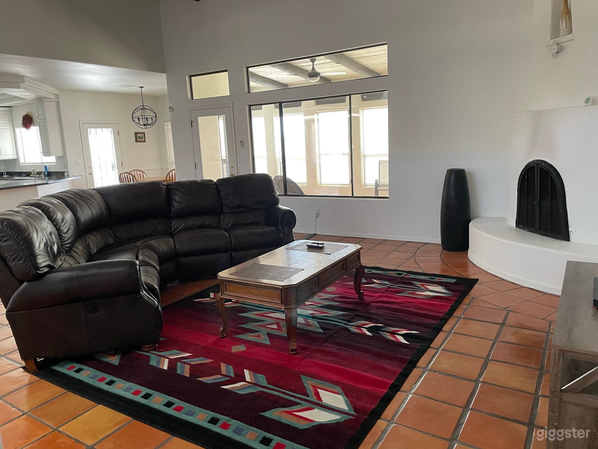 New Mexico Pueblo-style home Photo 4