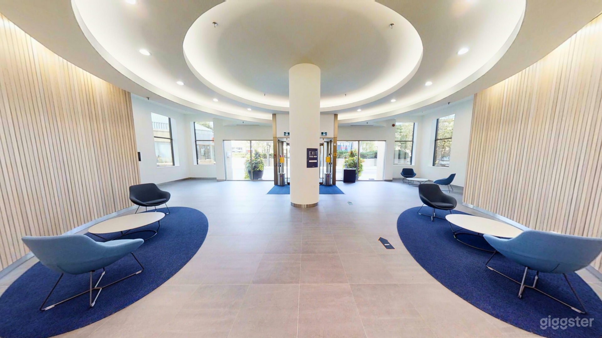 Indigo Boardroom  Photo 3