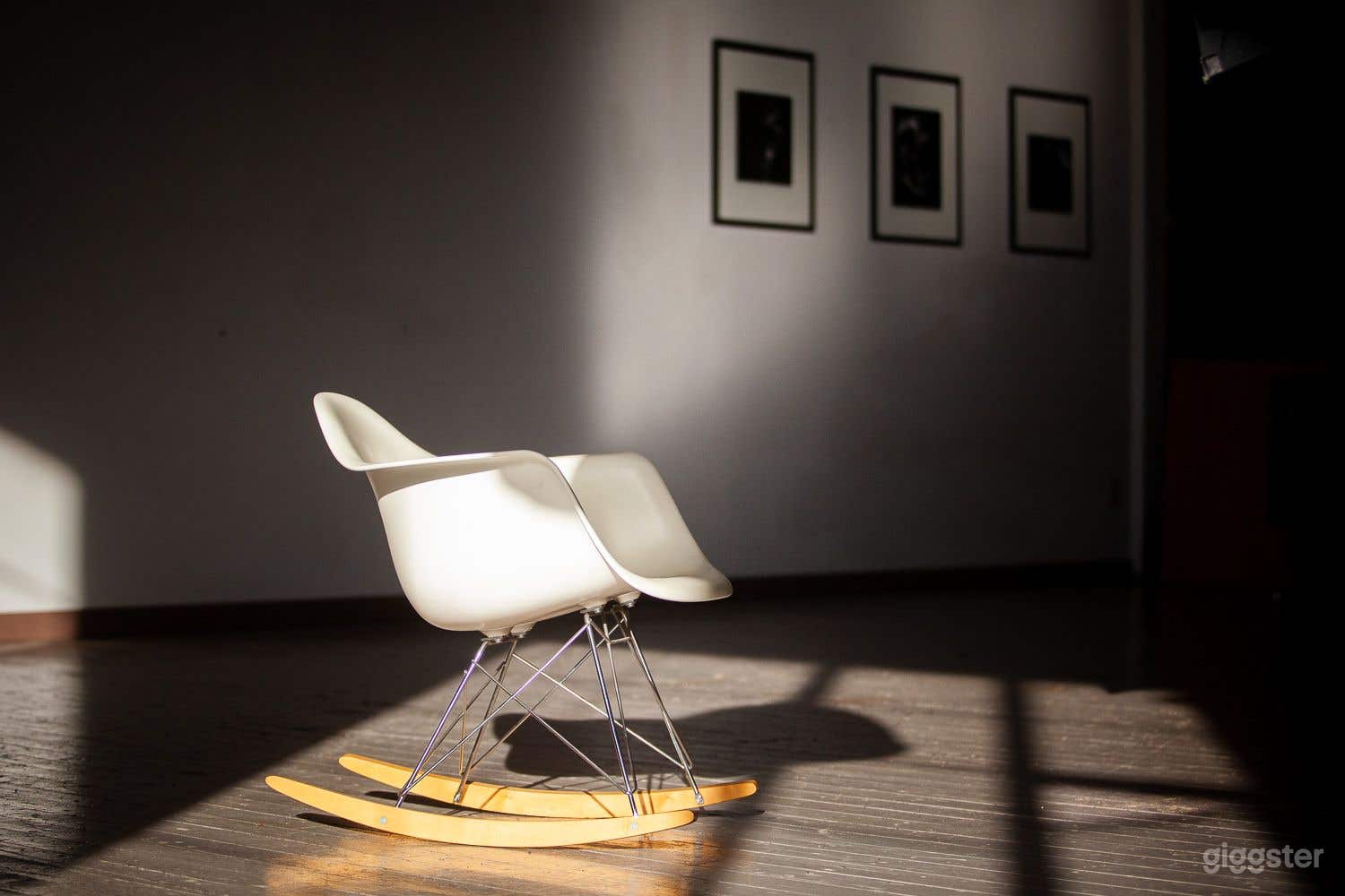 RAD-Creative Studio Photo 4