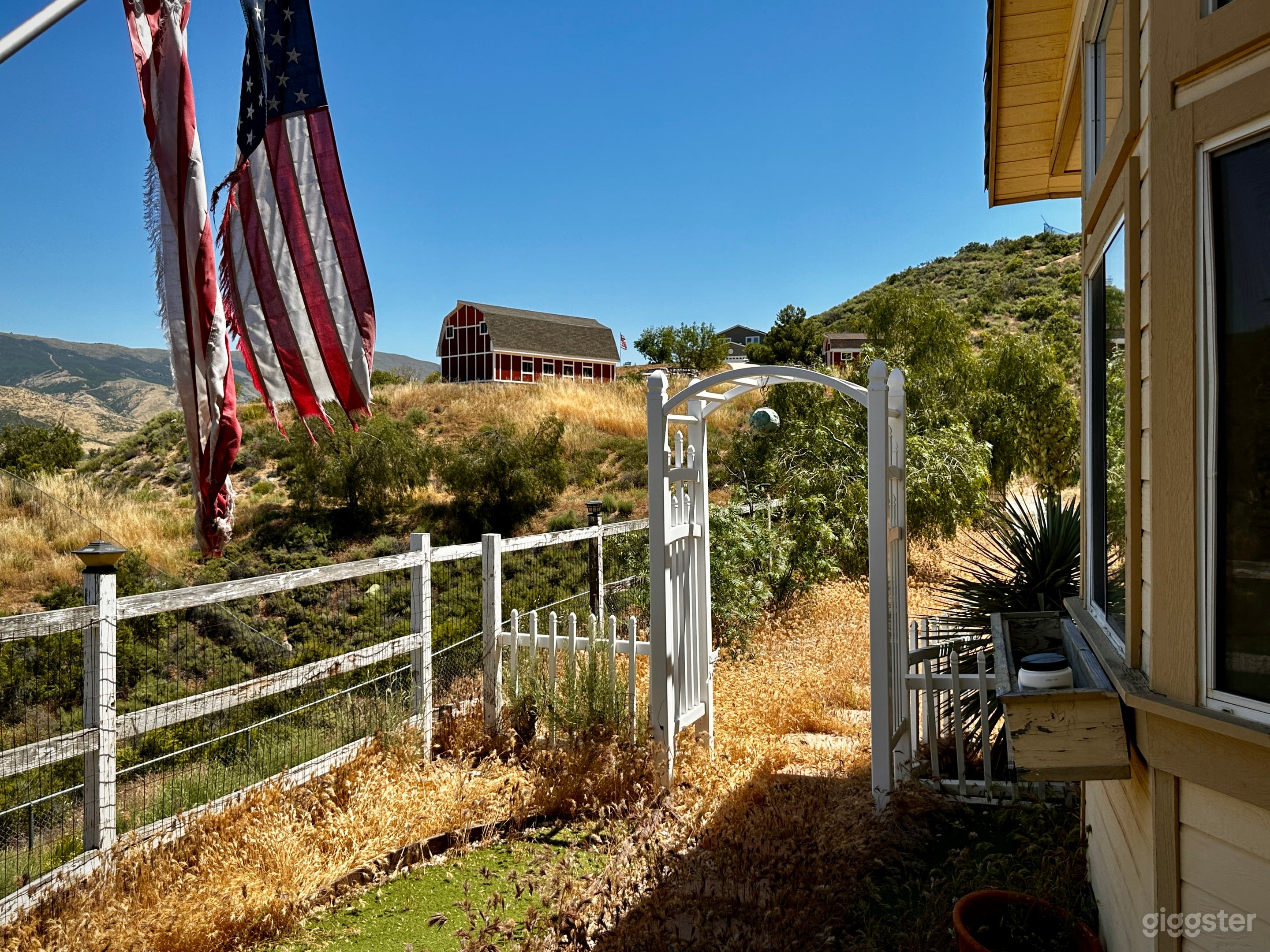 Back Country Outpost w/ Underground Gambling Set Photo 3