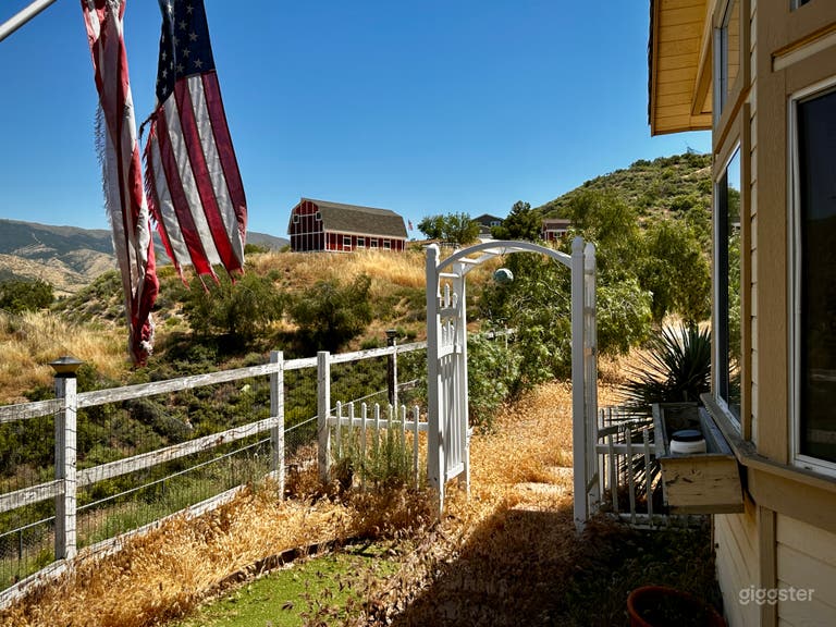  Back Country Outpost w/ Underground Gambling Set 