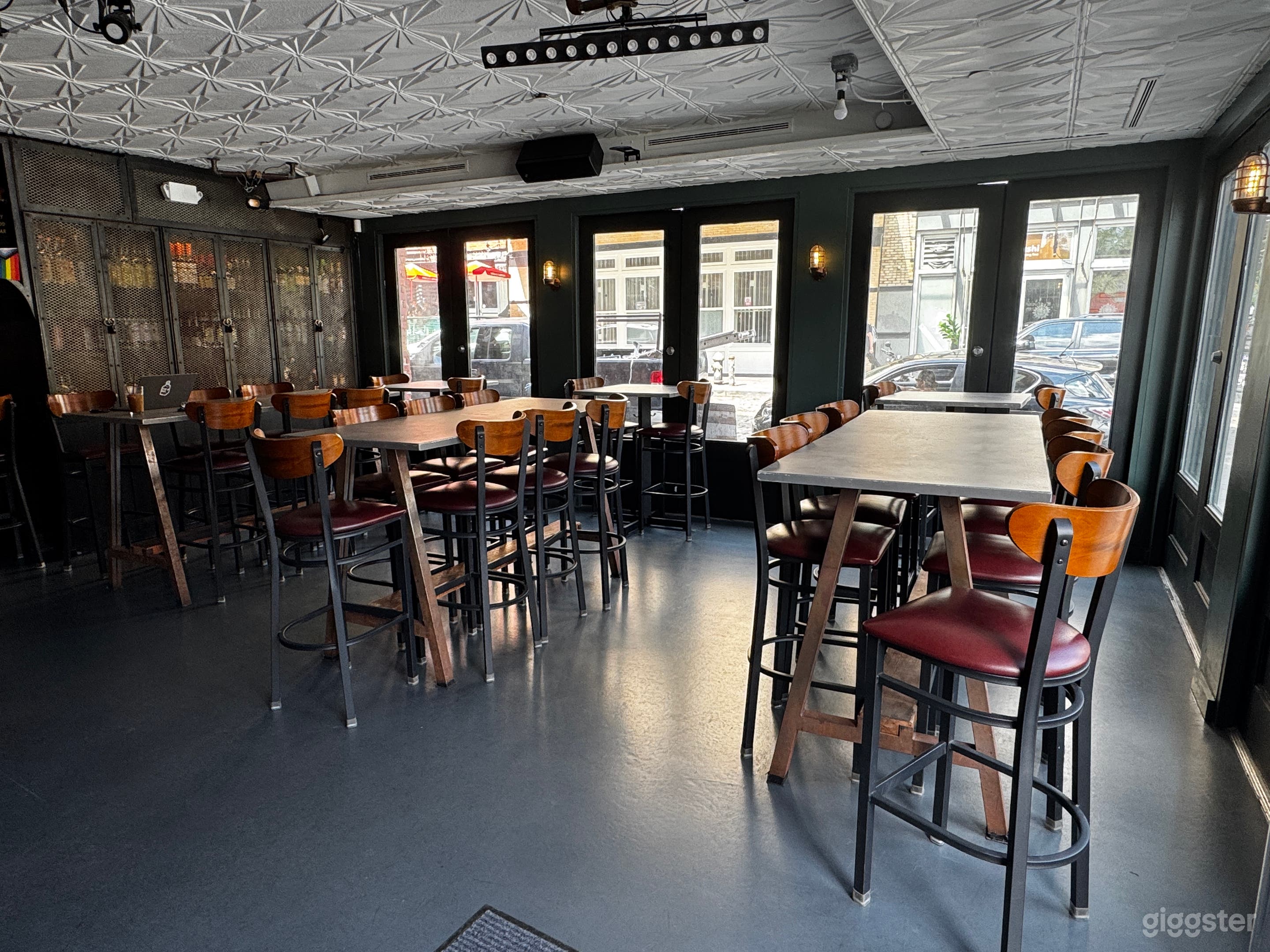 Urban Corner Bar – NYC Photo 2