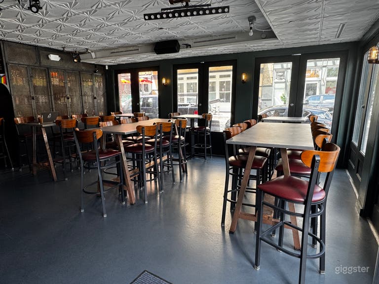  Urban Corner Bar – NYC 