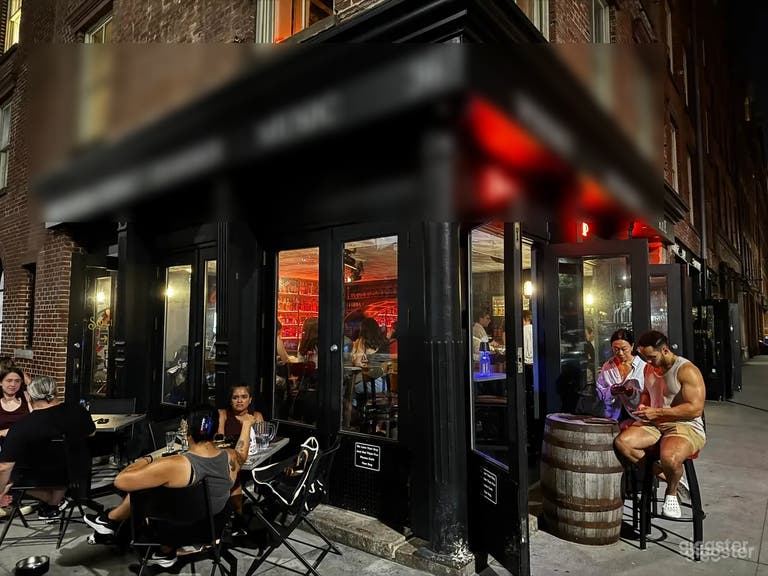  Urban Corner Bar – NYC 