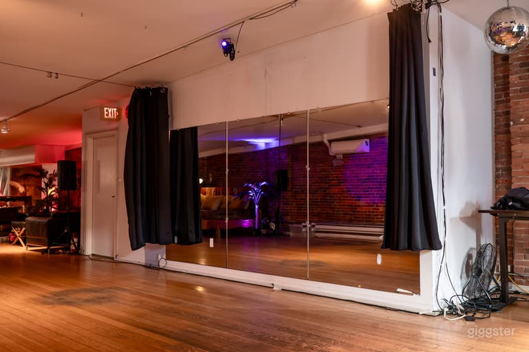  Downtown Heritage Studio Loft 