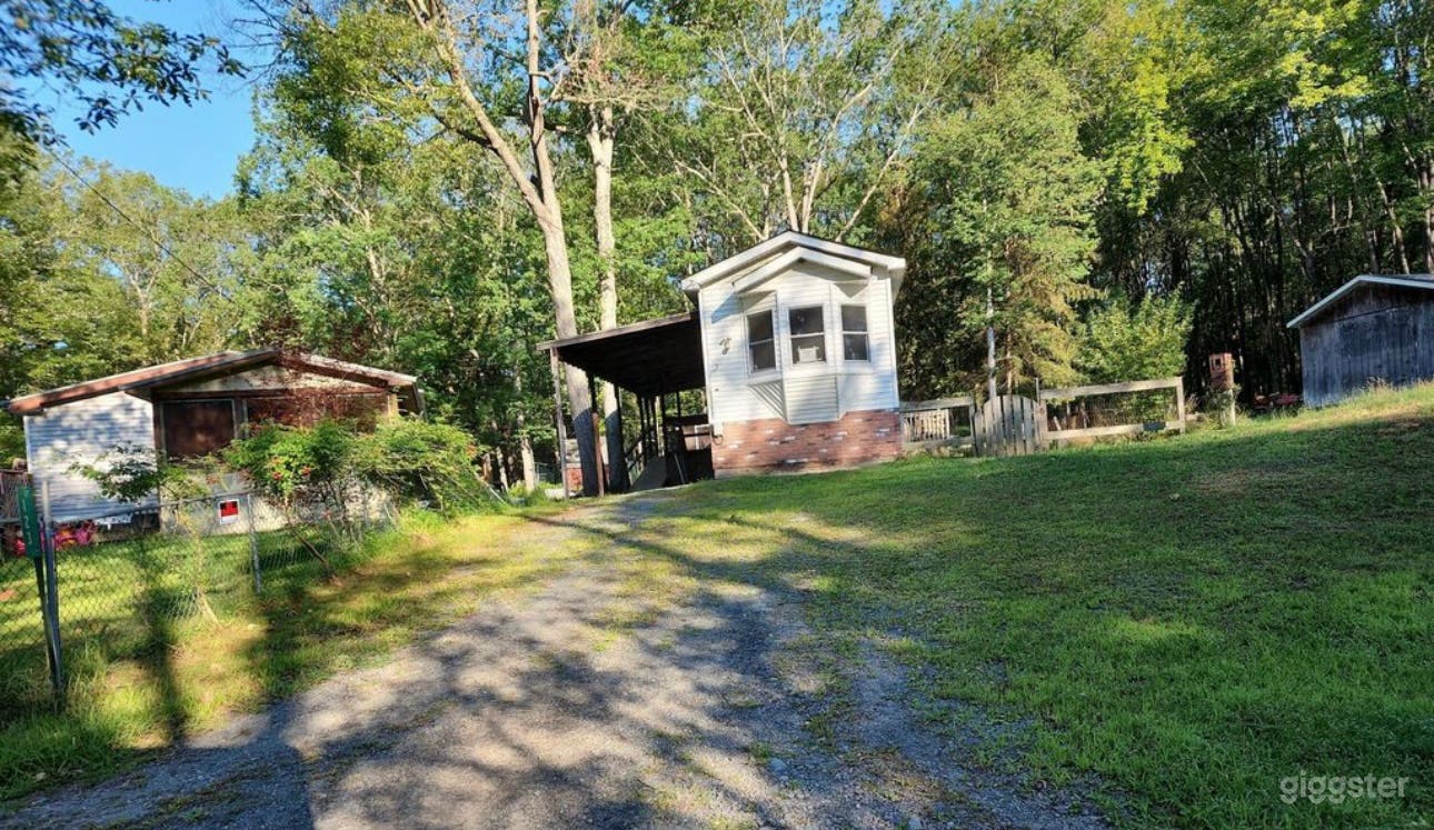 Authentic Rustic Mobile Home Setting for Film & Ev Photo 2