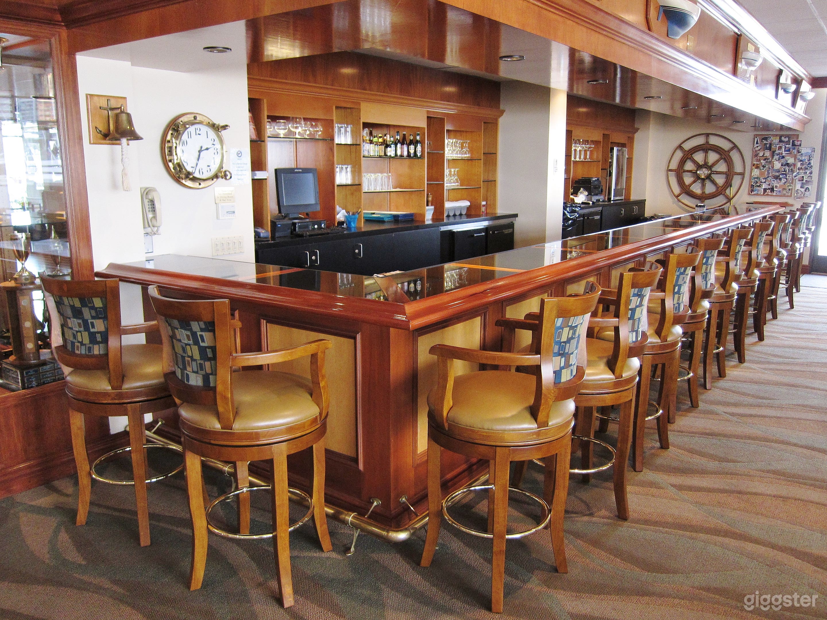 Waterside Club w/multiple rooms and views for days Photo 4