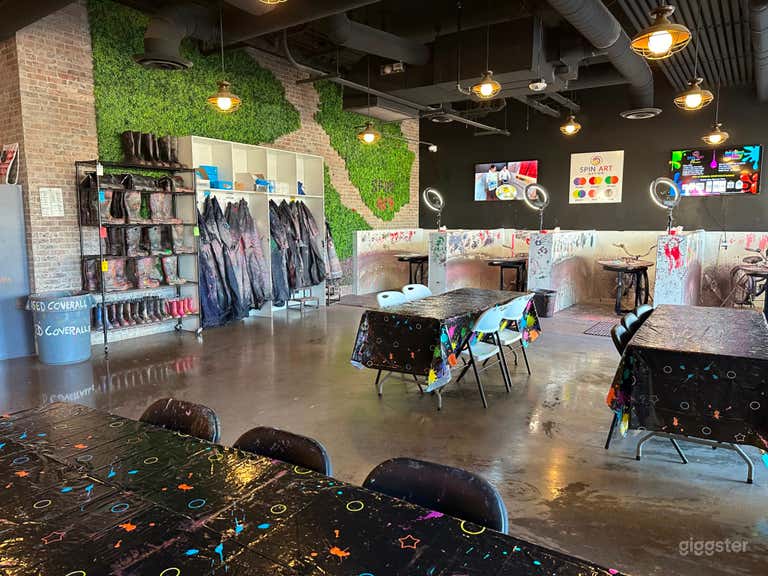  Studio with Creative Vibes 