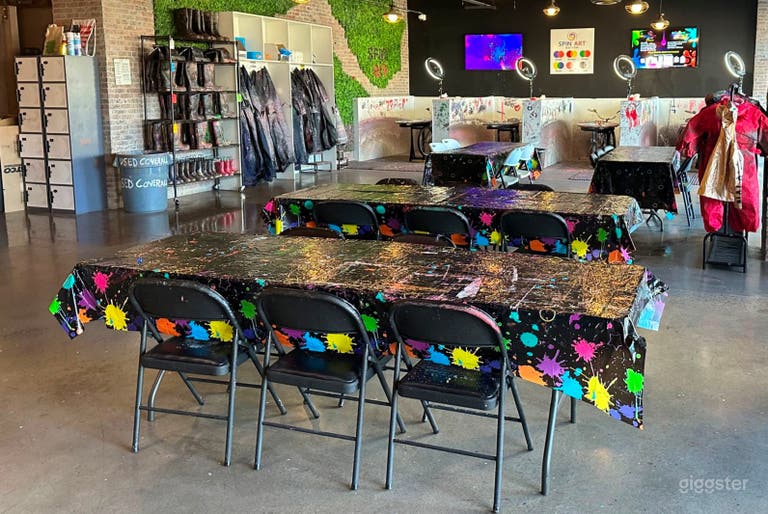  Studio with Creative Vibes 