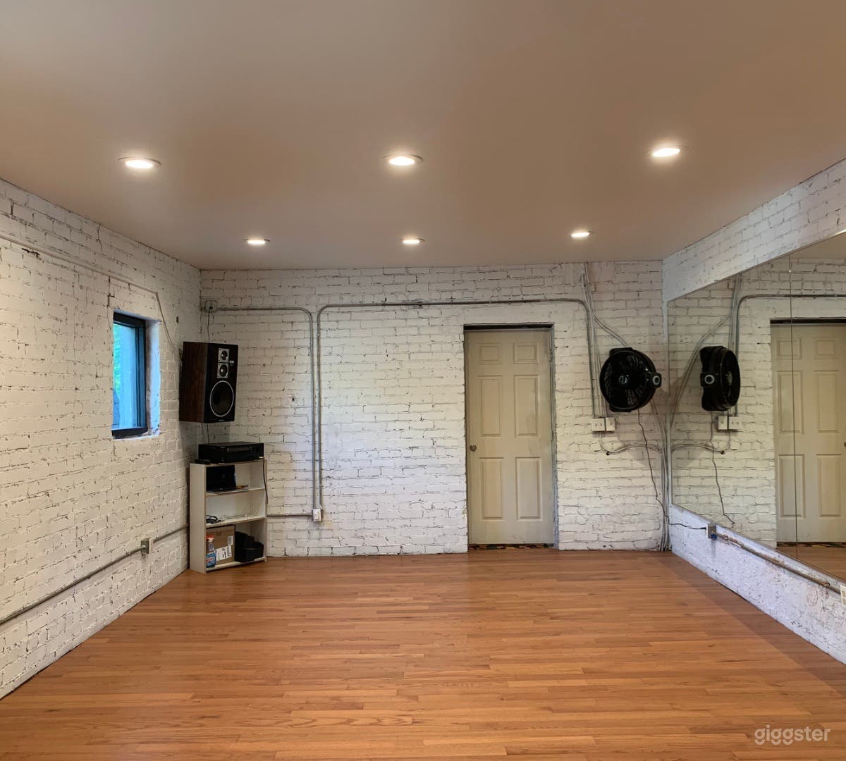 Vibrant Creative Space in Atlanta Photo 2