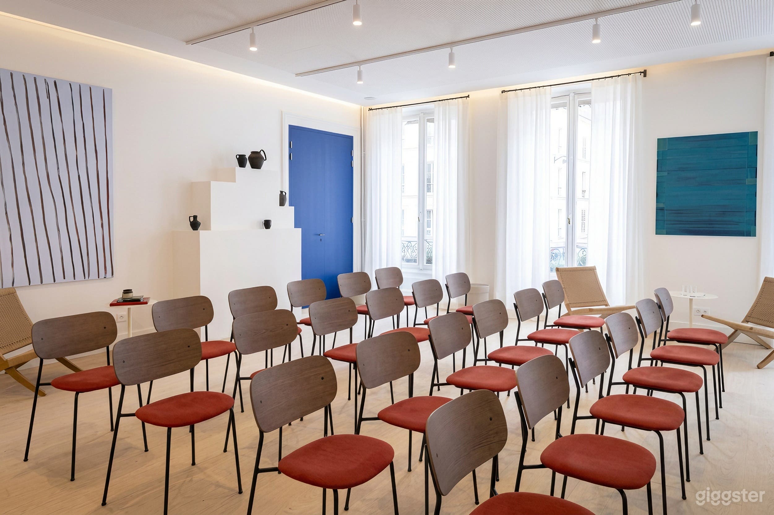 Photo de KEA | Salle de réunion pour 30 4