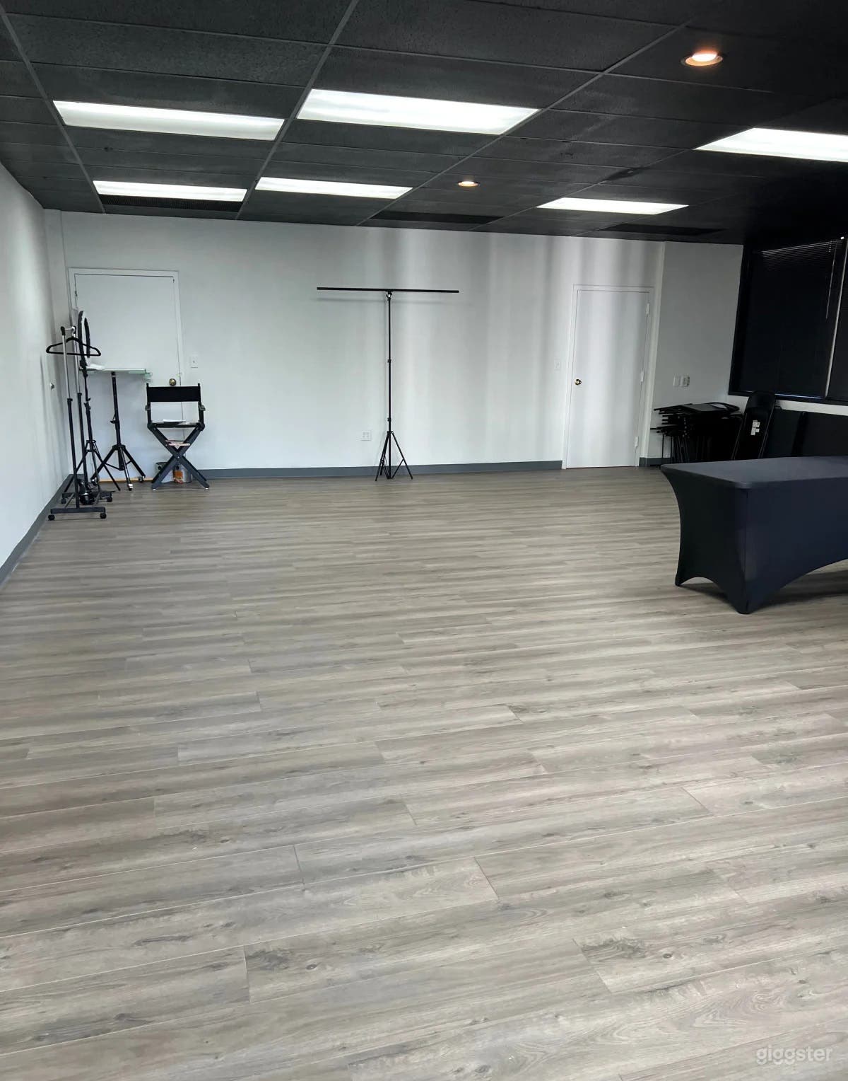 Unique Boutique Style Studio Photo 4