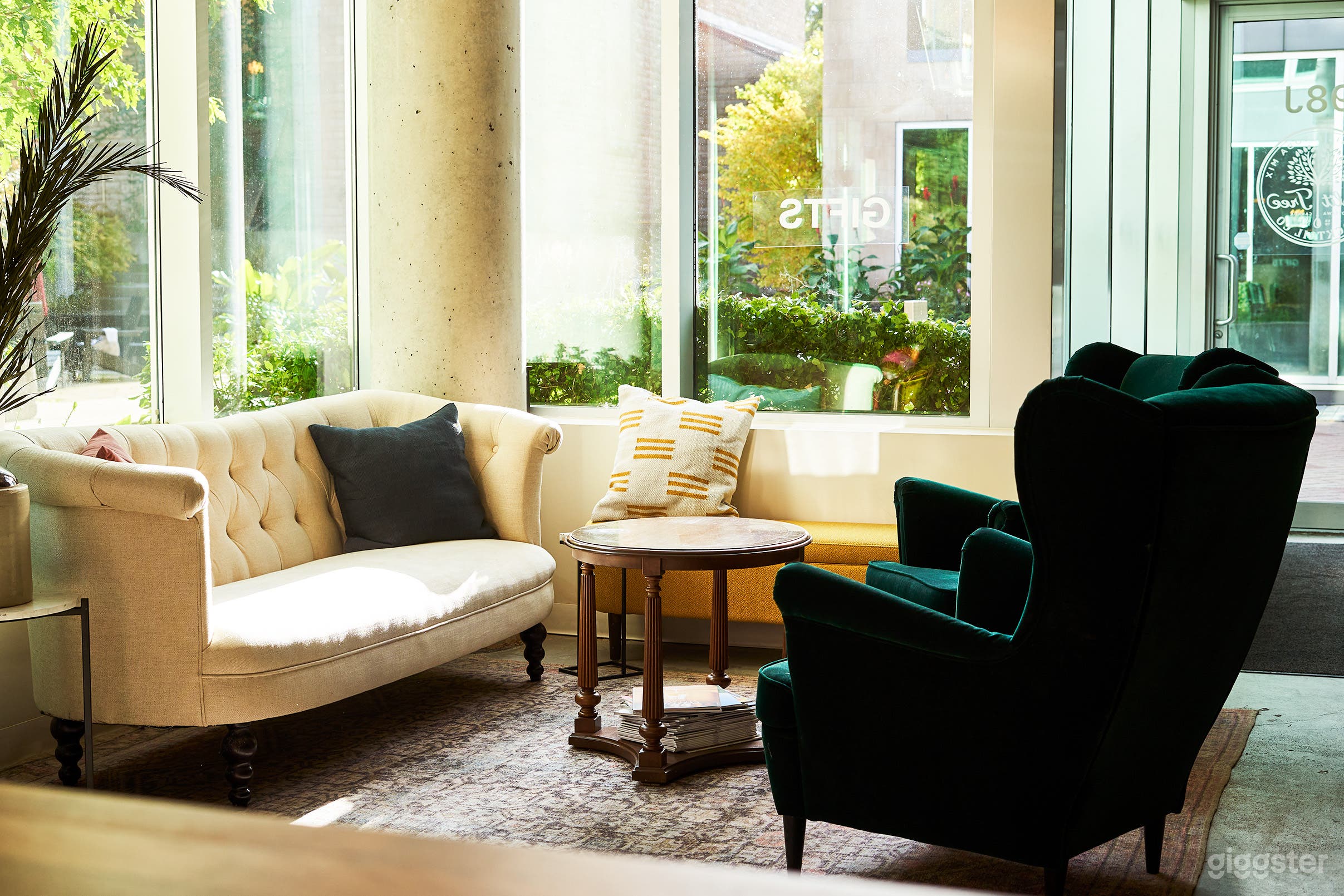 Quaint Cocktail Lounge and Event Space Photo 3