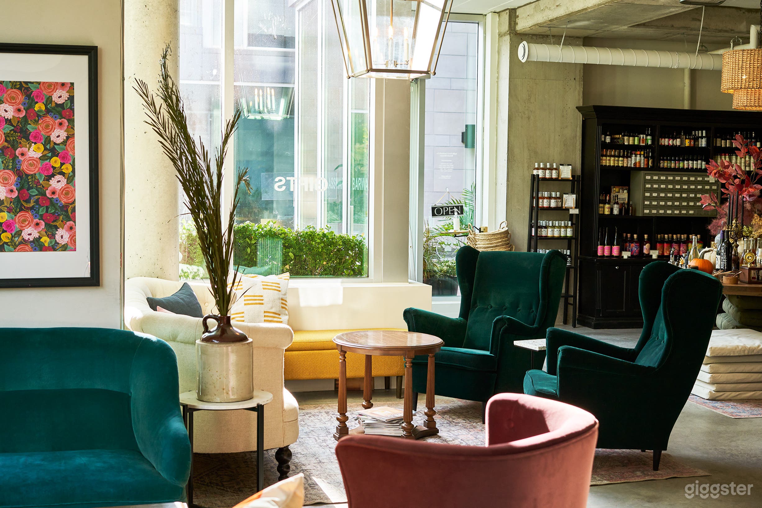 Quaint Cocktail Lounge and Event Space Photo 1