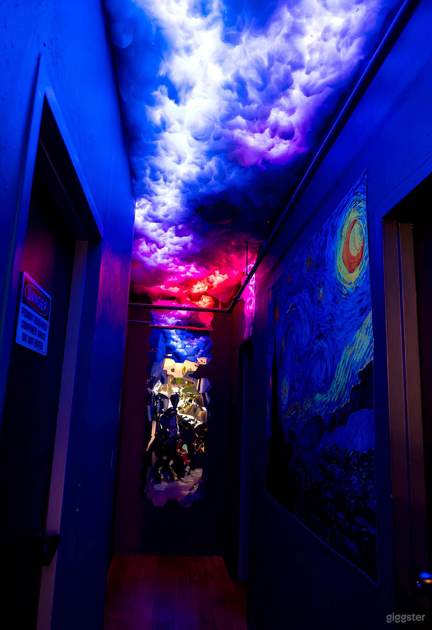 Enchanting Creative Studio Apartment Photo 4