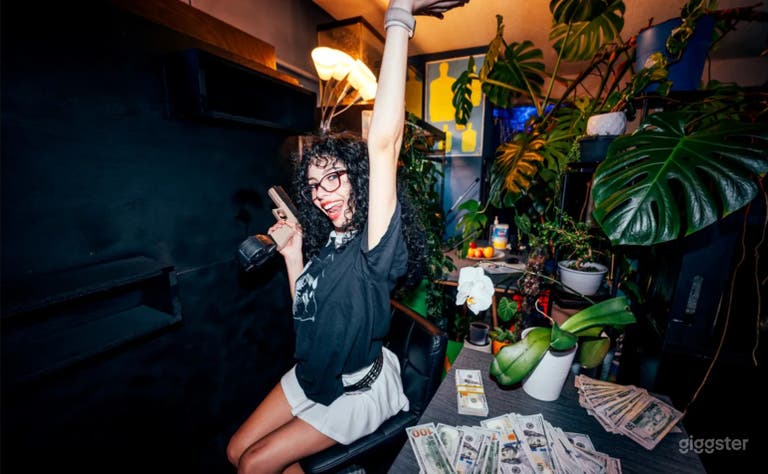  Enchanting Creative Studio Apartment 