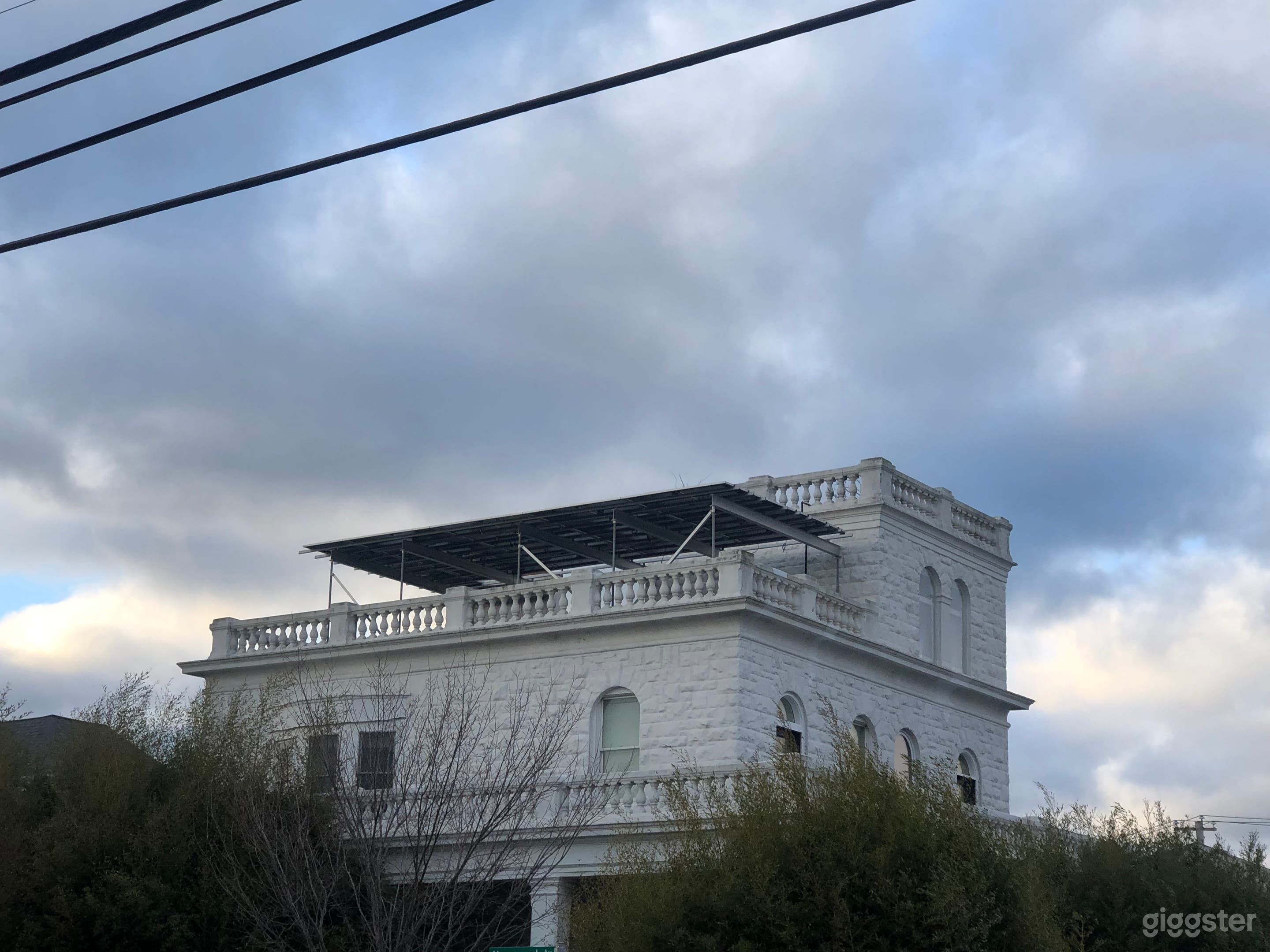 Grand Home on the Bay Photo 1